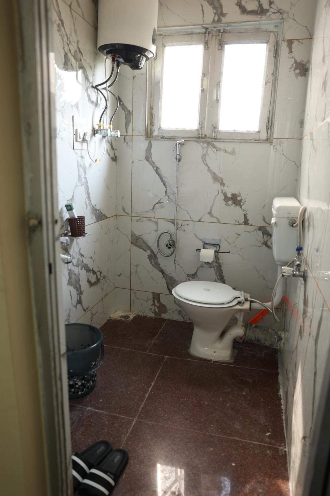 Khwaab Gah By The Khayabaan-Homestay Apartments Fully Furnished With Functional Kitchen, Wifi & Parking In City Centre Сринагар Экстерьер фото