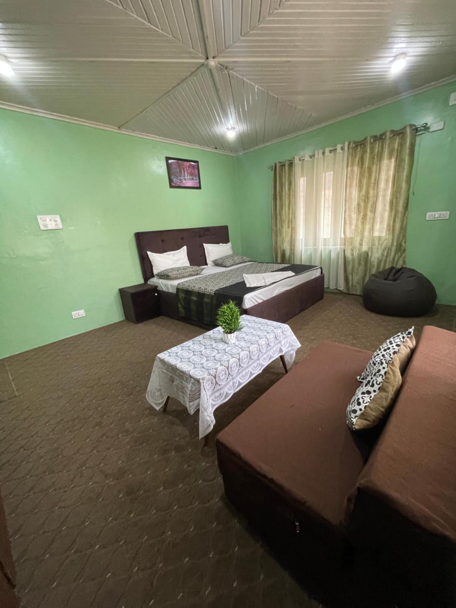 Khwaab Gah By The Khayabaan-Homestay Apartments Fully Furnished With Functional Kitchen, Wifi & Parking In City Centre Сринагар Экстерьер фото