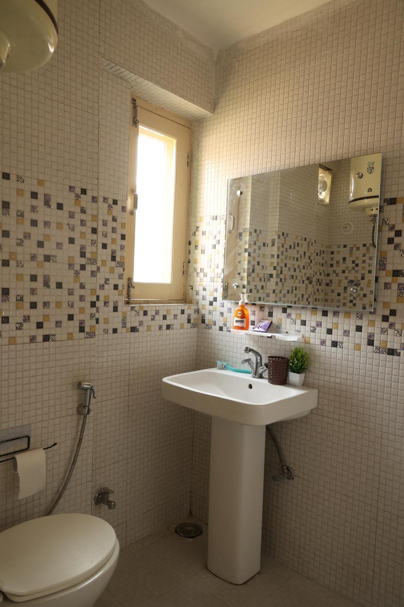 Khwaab Gah By The Khayabaan-Homestay Apartments Fully Furnished With Functional Kitchen, Wifi & Parking In City Centre Сринагар Экстерьер фото